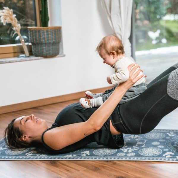 post natal yoga online kurs mama baby yoga