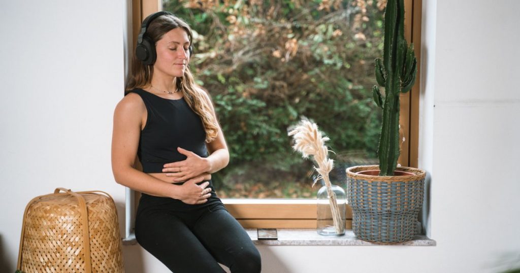 ganzheitliches Beckenbodentraining nach Geburt Yoga Wochenbett